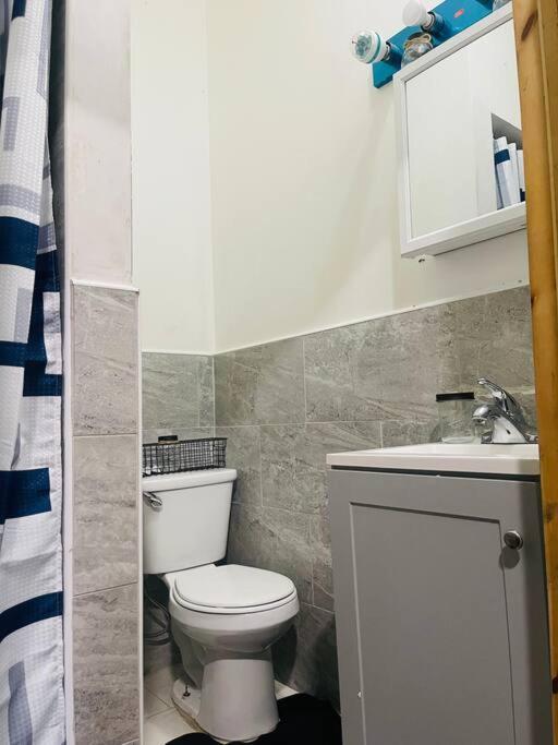 Cozy Studio Staycation - Brooklyn Close To Train Stations New York Buitenkant foto